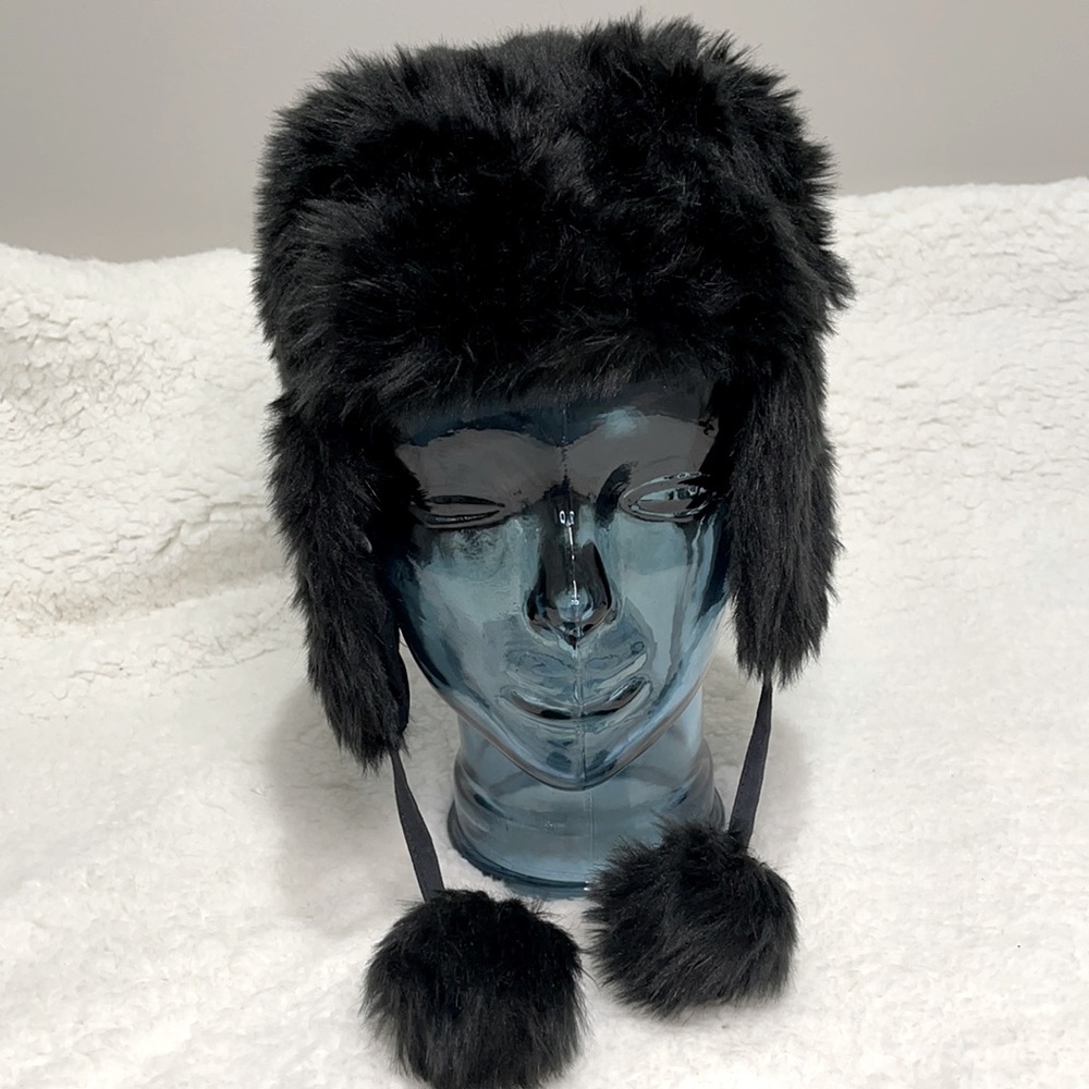 Black faux fur winter hat TCP